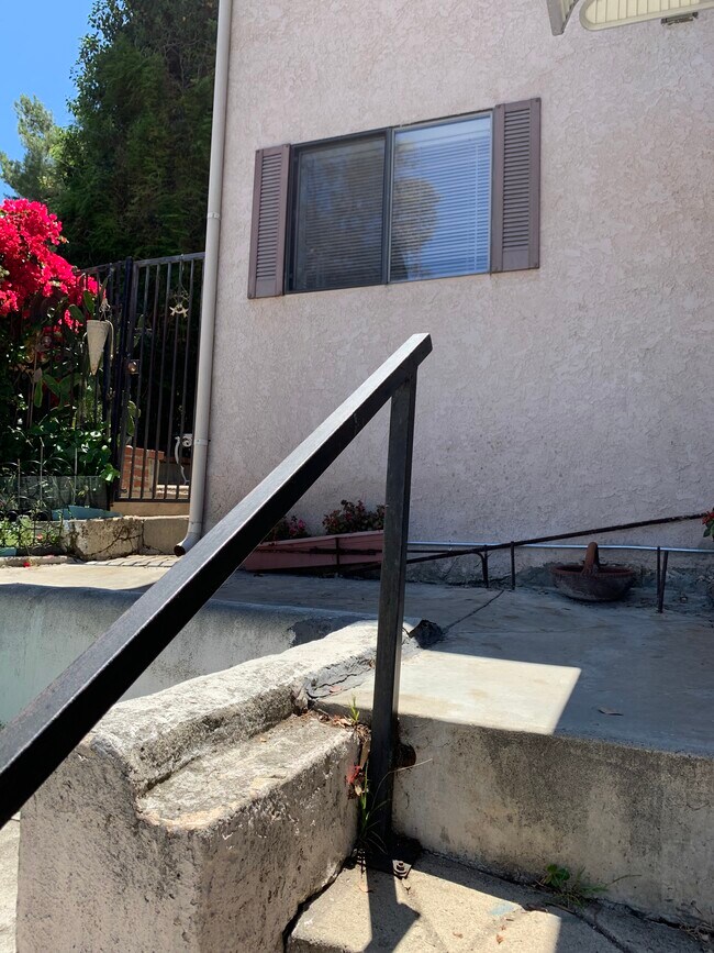 Front stairs, great view - 968 Mayo St