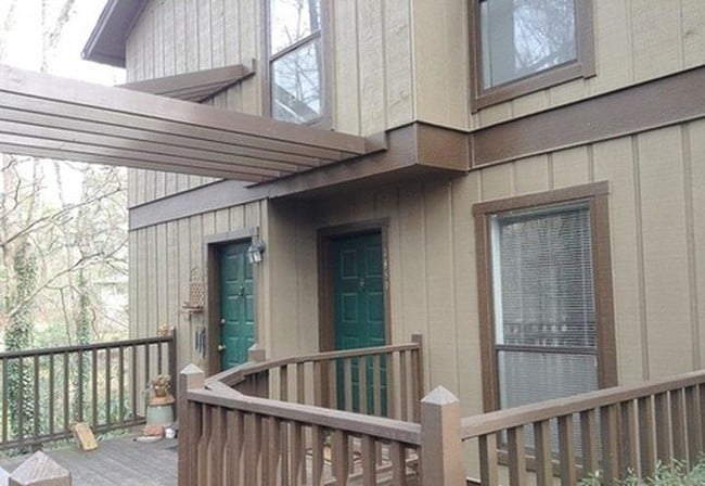 Building Photo - 3880 Cedar Circle