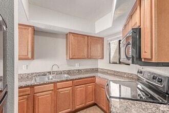 Building Photo - 835 N Granite Reef Rd