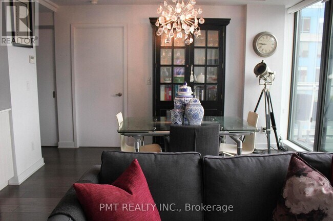 Photo du bâtiment - 32 Camden St