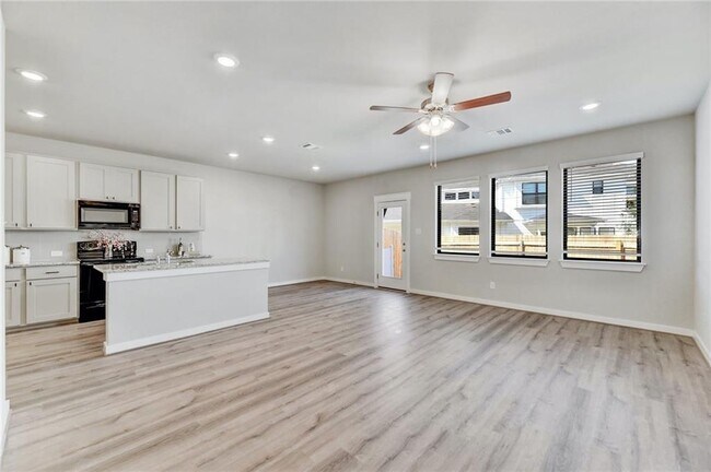 Foto del edificio - 252 Fieldwood Dr