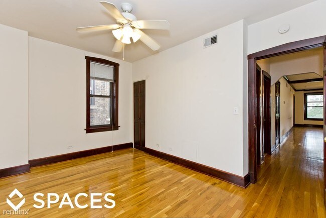 Building Photo - 2236 N Kenmore Ave