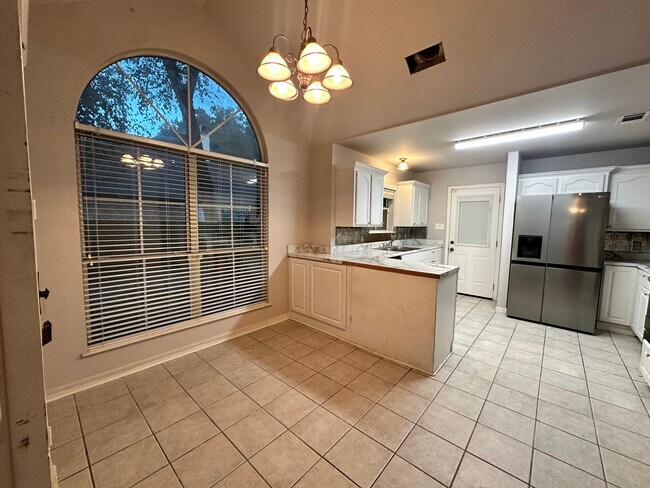 Foto del edificio - 131 Carolyn Ave