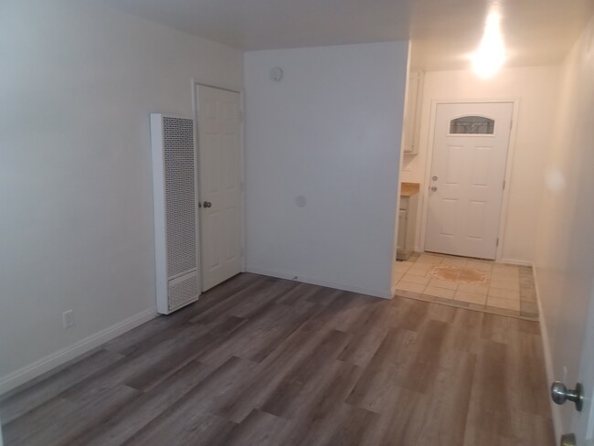 Building Photo - 6194 Lemon Ave