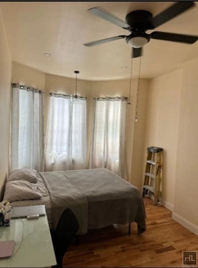 Building Photo - Explore East New York: Charming 3-Bedroom ...