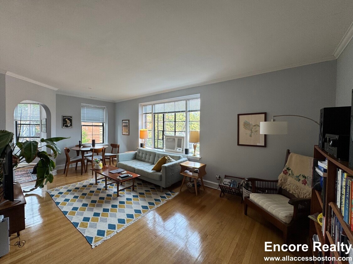 Primary Photo - 111 Longwood Ave