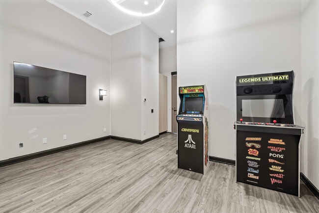 Building Photo - 8020 Derry Rd