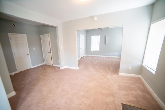 Building Photo - 1214 Forbes Ave