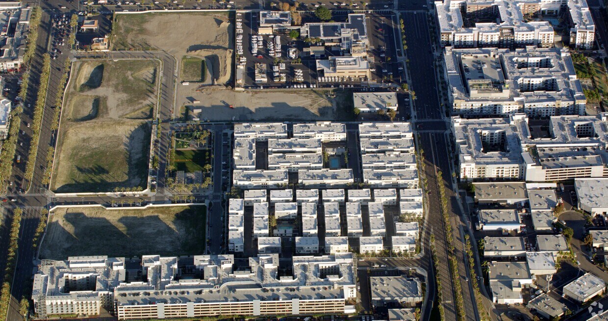 ATown Townhomes Townhomes for Rent Anaheim, CA