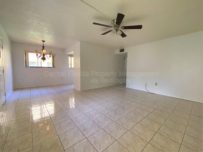 Foto del edificio - 2713 Oak Park Way