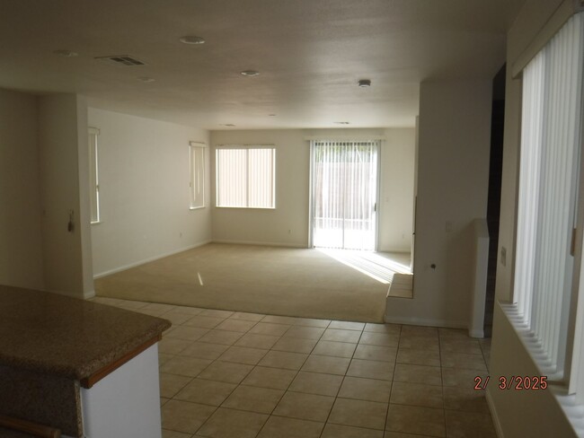 Foto del edificio - SPACIOUS 2 STORY HOME AT END OF CUL-DE-SAC