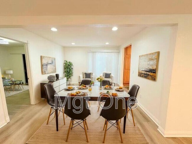 Foto del edificio - 13552 Poppy Pl