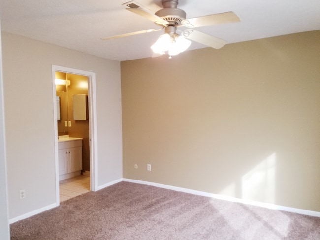 Building Photo - 2287 Hedgerow Road
