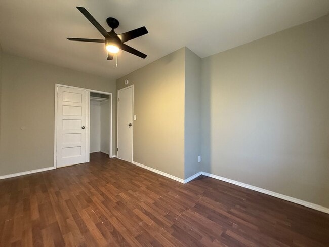 Building Photo - Fresh Paint!