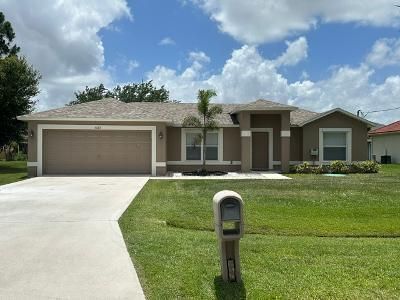 Building Photo - 5525 NW North Lundy Cir