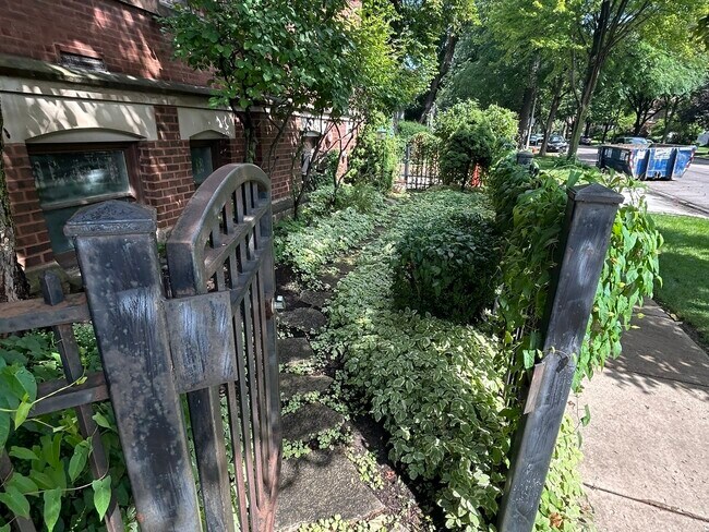 Foto del edificio - 331 S Ridgeland Ave