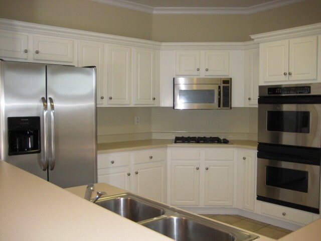Building Photo - 8896 Lindstrom Drive