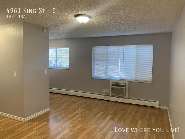 Foto del edificio - 4961 King St