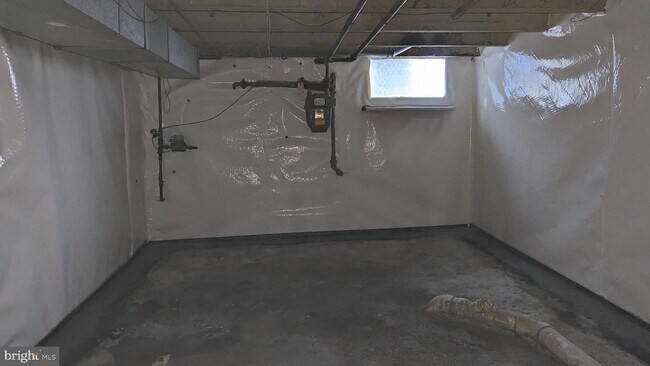 Building Photo - 124 W Hamburg St