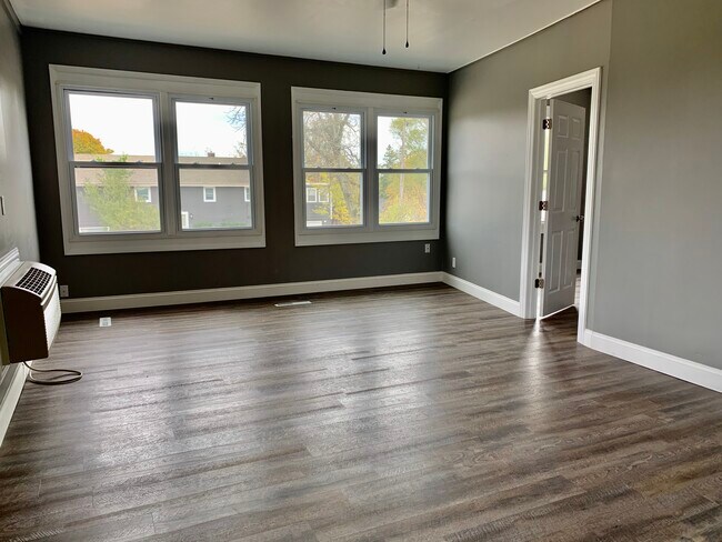 Building Photo - 3126 Lockwood Blvd