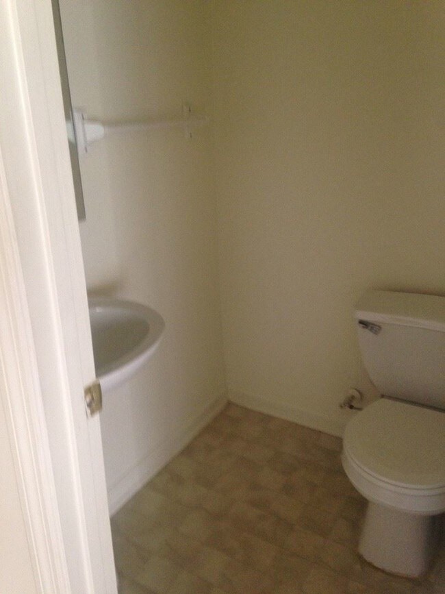 Building Photo - 3 br, 2.5 bath House - 1103 TJ Lane