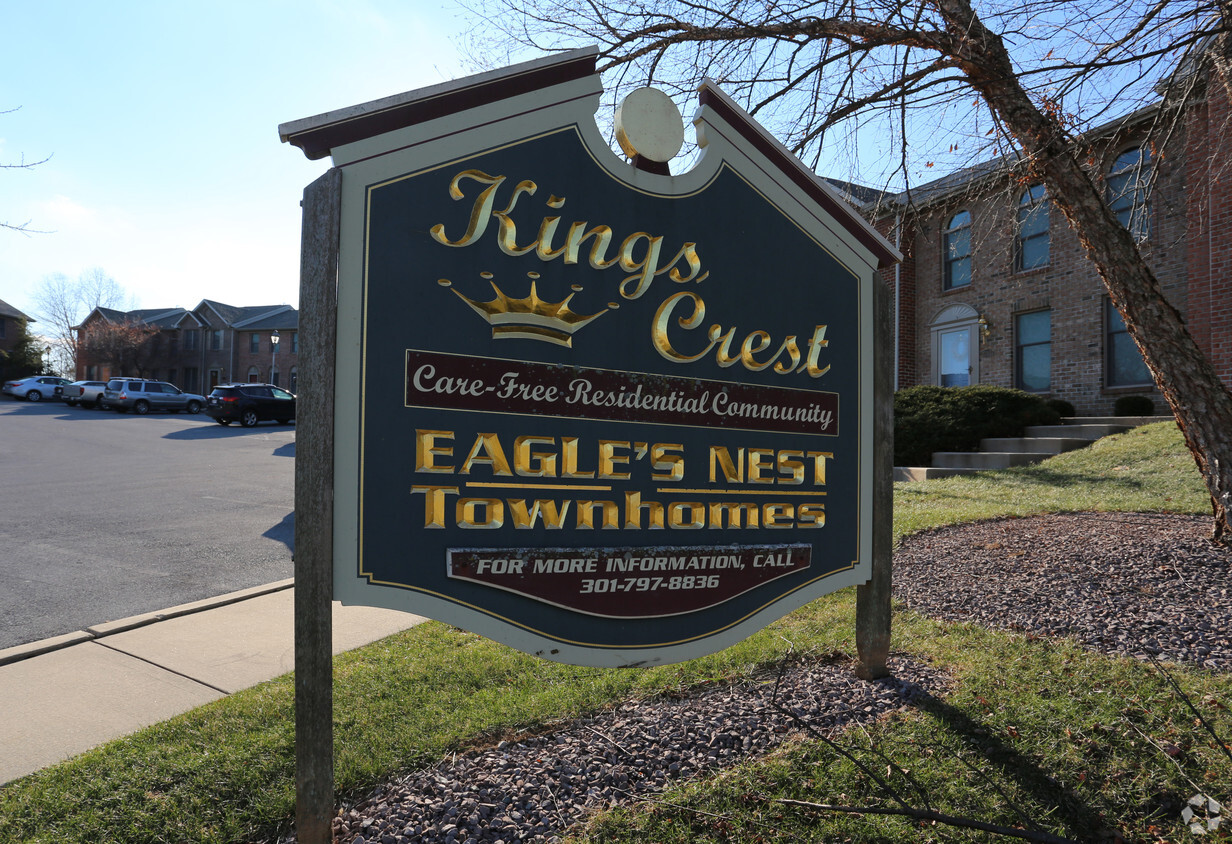 Building Photo - Eagle's Nest Townhomes