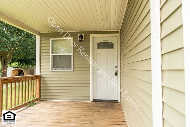 Foto del edificio - 2 bedroom home now available