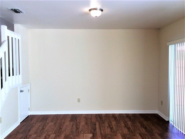 Foto del edificio - 9436 Bud Wood St