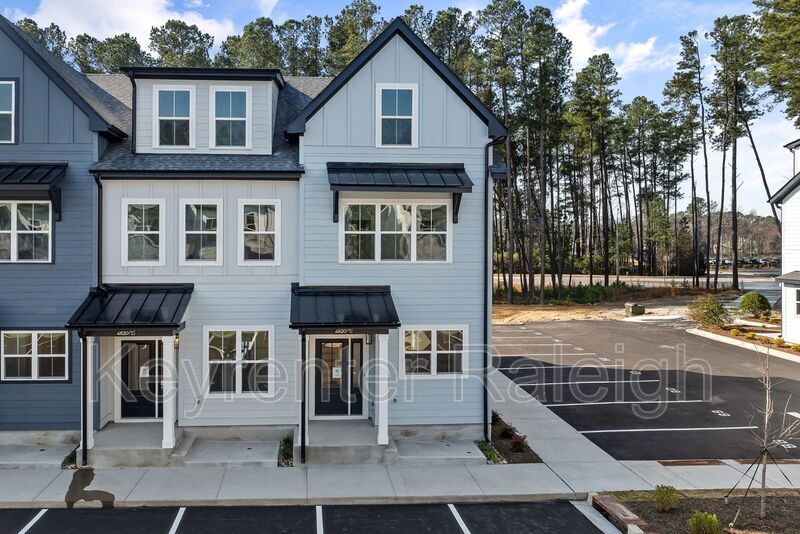 Foto principal - 4820 Gossamer Ln