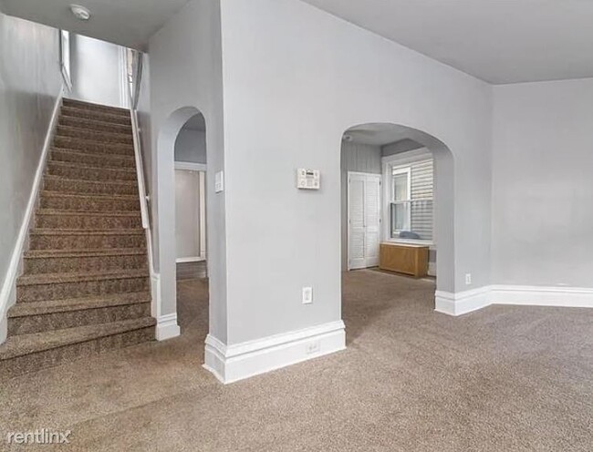 Building Photo - 2 br, 1.5 bath House - 307 East Brady Street