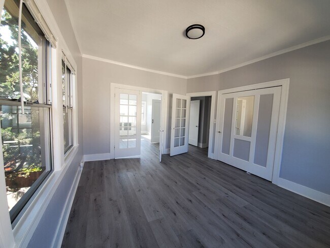 Foto del edificio - 4130 Webster St