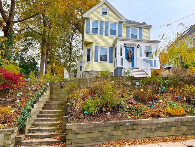 Foto del edificio - 118 Newburg St