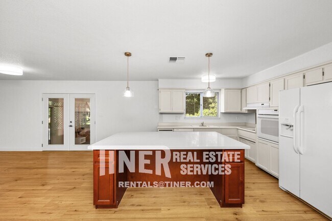 Building Photo - Remodeled Pet Friendly Property in Granite...