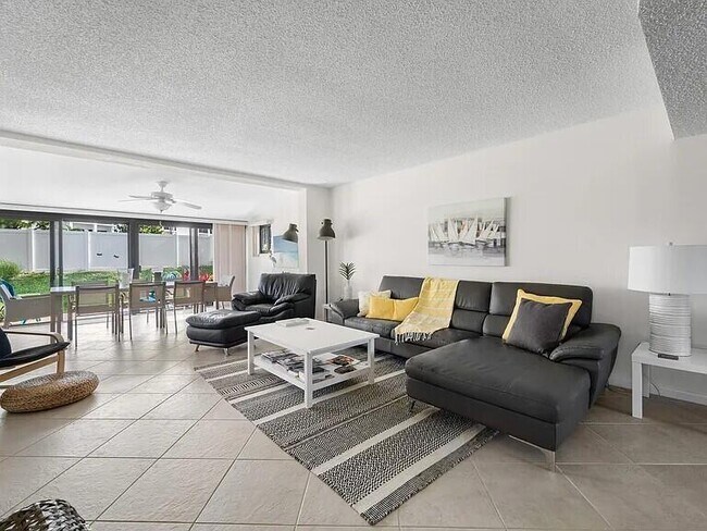 Foto del edificio - 4228 Deste Ct