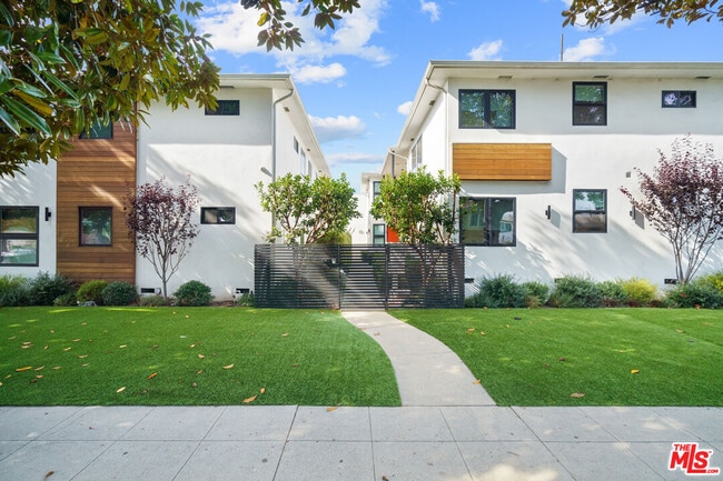 Building Photo - 11795 Gateway Blvd