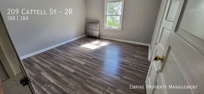 Building Photo - 209 Cattell St