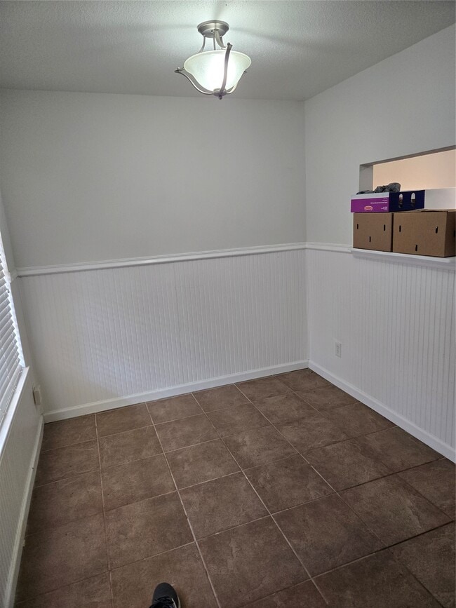 Building Photo - 5550 N Braeswood Blvd