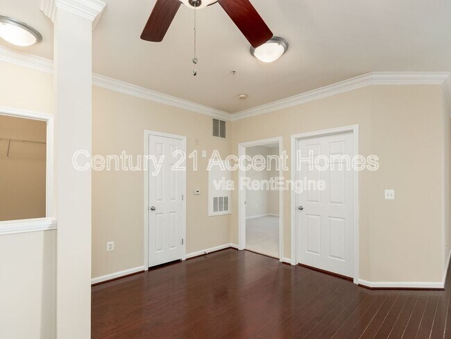 Foto del edificio - 4862 Eisenhower Ave