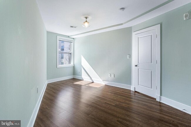 Foto del edificio - 1219 K St NE