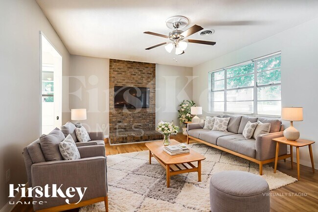 Foto del edificio - 5562 Hood St