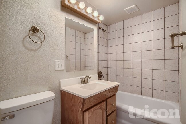 Foto del edificio - 185 N Harlan St