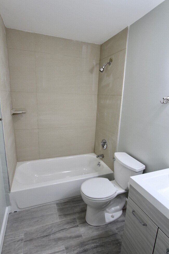 Foto del edificio - 94 E Cottage St