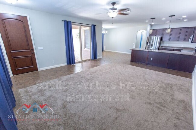 Building Photo - 3325 E Jasper Dr