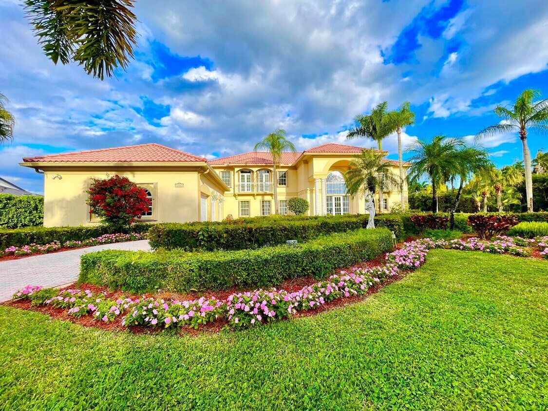 Primary Photo - 17885 Fieldbrook Cir E