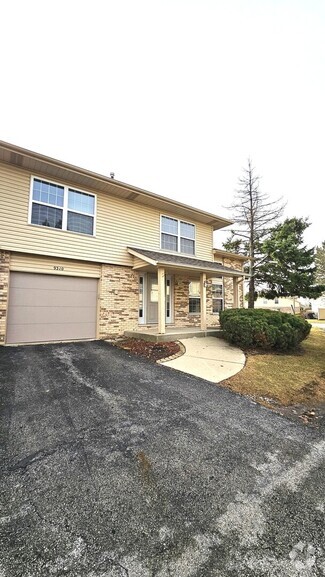 Building Photo - 9310 Meadowview Dr