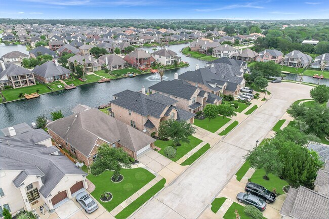 Foto del edificio - 18022 Dunoon Bay Point Ct