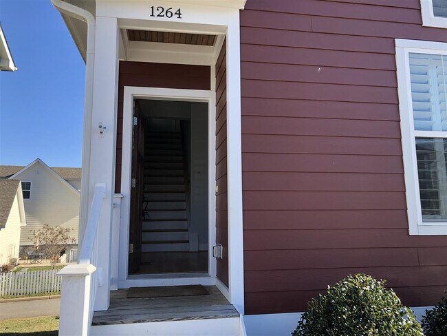 Building Photo - 1264 Haden Pl