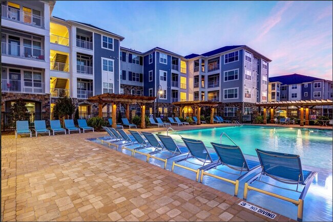 Foto del edificio - 11655 Flat Branch Cl Dr