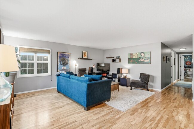 Foto del edificio - Charming SE Portland Bungalow with Dreamy Backyard Retreat & Stylish Updates