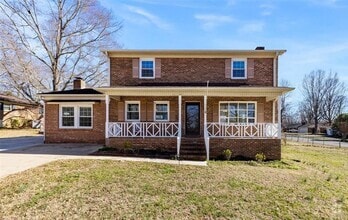 Building Photo - 305 Plantation Dr